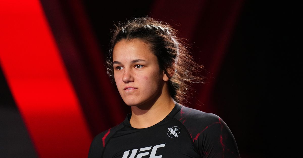 Bella Mir se dirige a Timeline para unirse a la lista de UFC, pero admite que 'la lucha libre es mi prioridad en este momento'