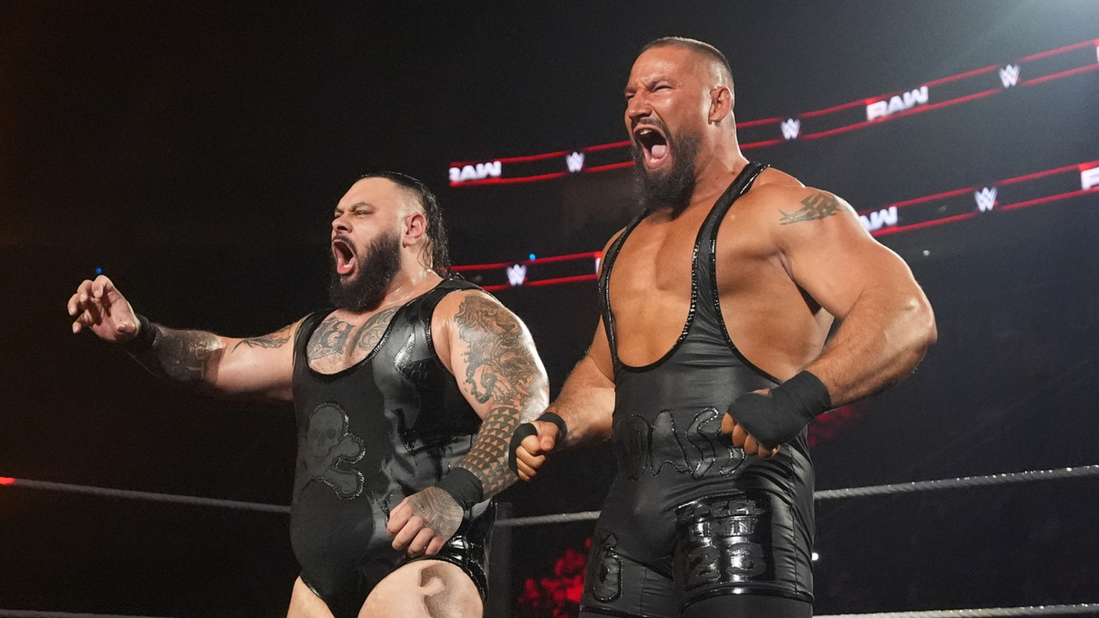 Bron Breakker y Bronson Reed destruyen Roman Reigns con múltiples finalistas en WWE Raw