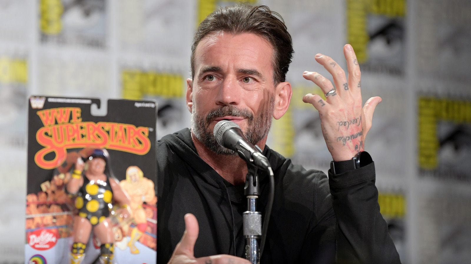 CM Punk se abre acerca de ser 'fantasma' en esfuerzos anteriores para regresar a la WWE