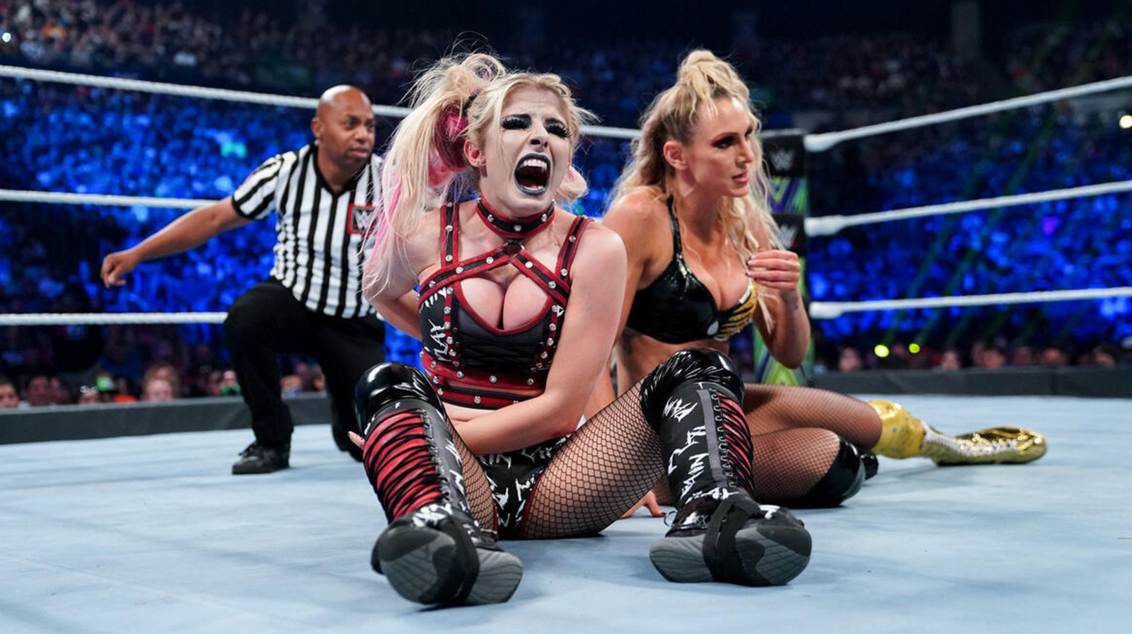 Charlotte Flair y Alexa Bliss obtienen un partido en WWE Evolution 2 en Smackdown