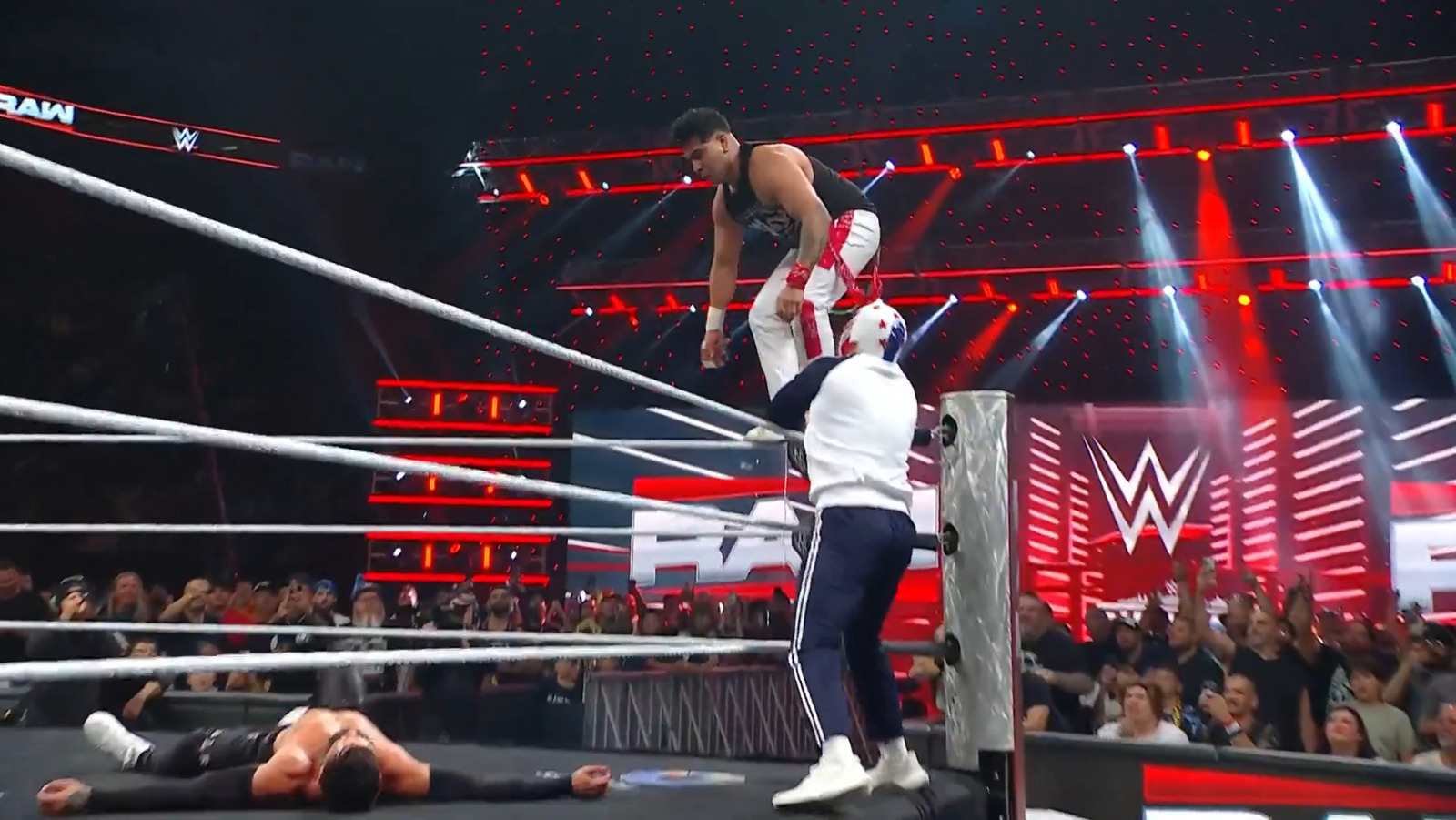 Dos títulos de etiquetas mundiales de El Grande Americanos, Día de juicio.