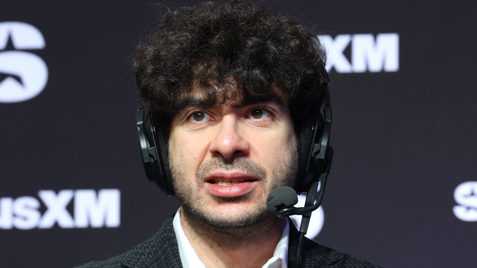 El CEO de AEW, Tony Khan, hace un seguimiento de la idea de ROH Reband en busca del acuerdo de los derechos de los medios