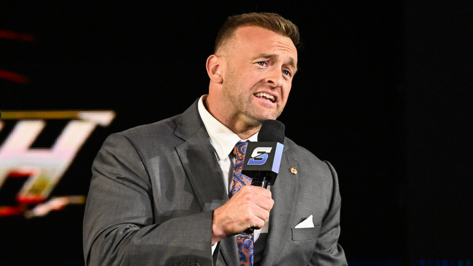 El GM de WWE Smackdown, Nick Aldis, agrega defensa del título a la tarjeta del evento principal del sábado por la noche