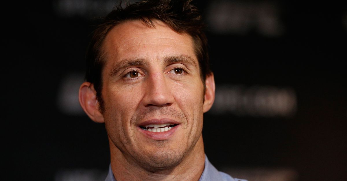 El luchador retirado de UFC Tim Kennedy se disculpa después de admitir que mentir sobre el galardón militar