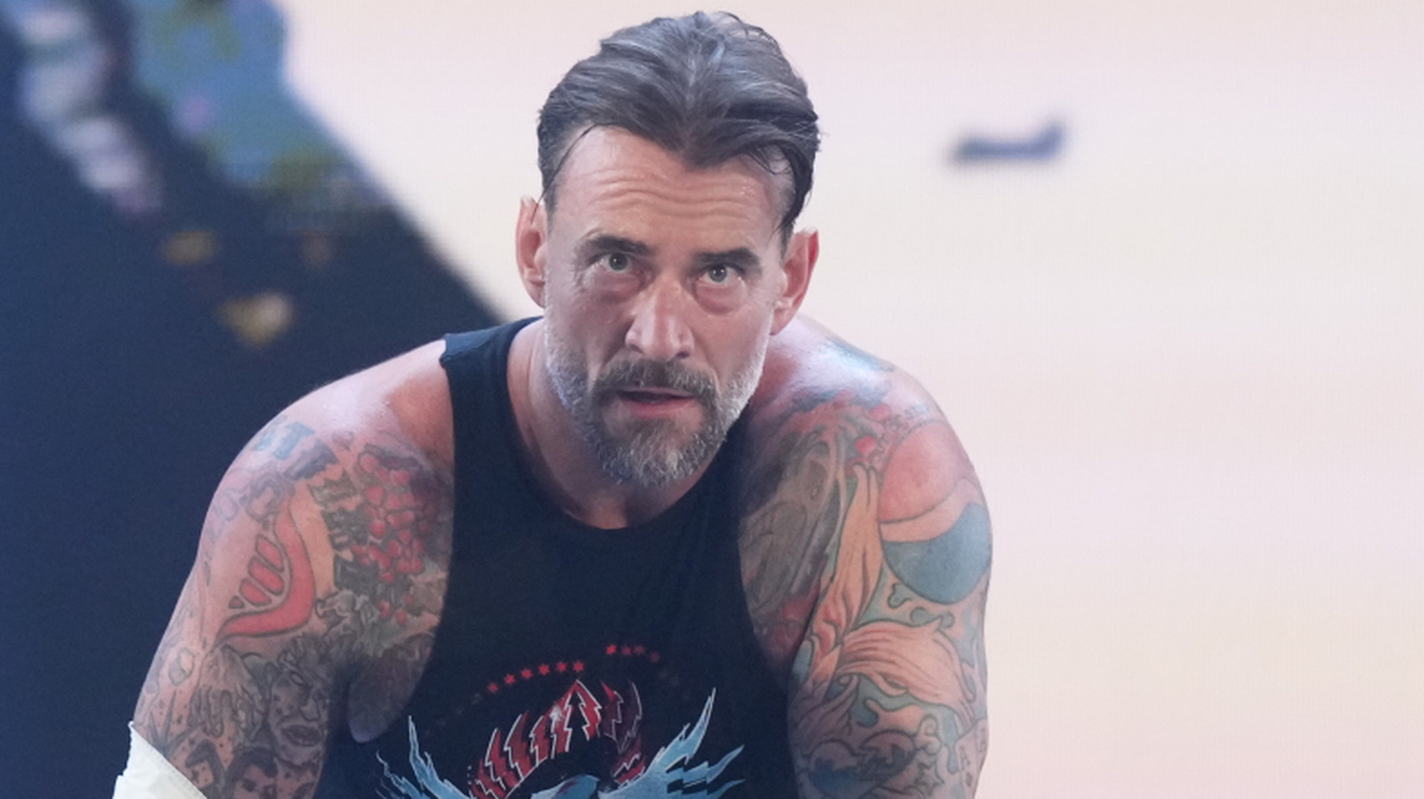 Eric Bischoff desglosa las disculpas de CM Punk antes de la Noche de Campeones de la WWE