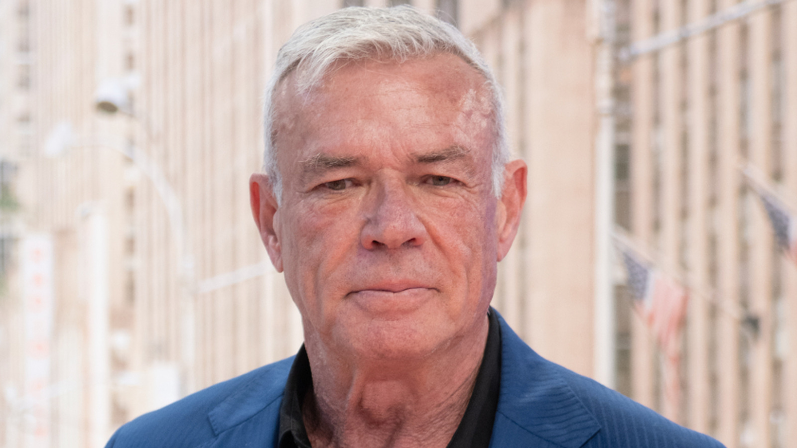 Eric Bischoff dice que "estará allí en espíritu" para la WWE Smackdown Hulk Hogan Tribute