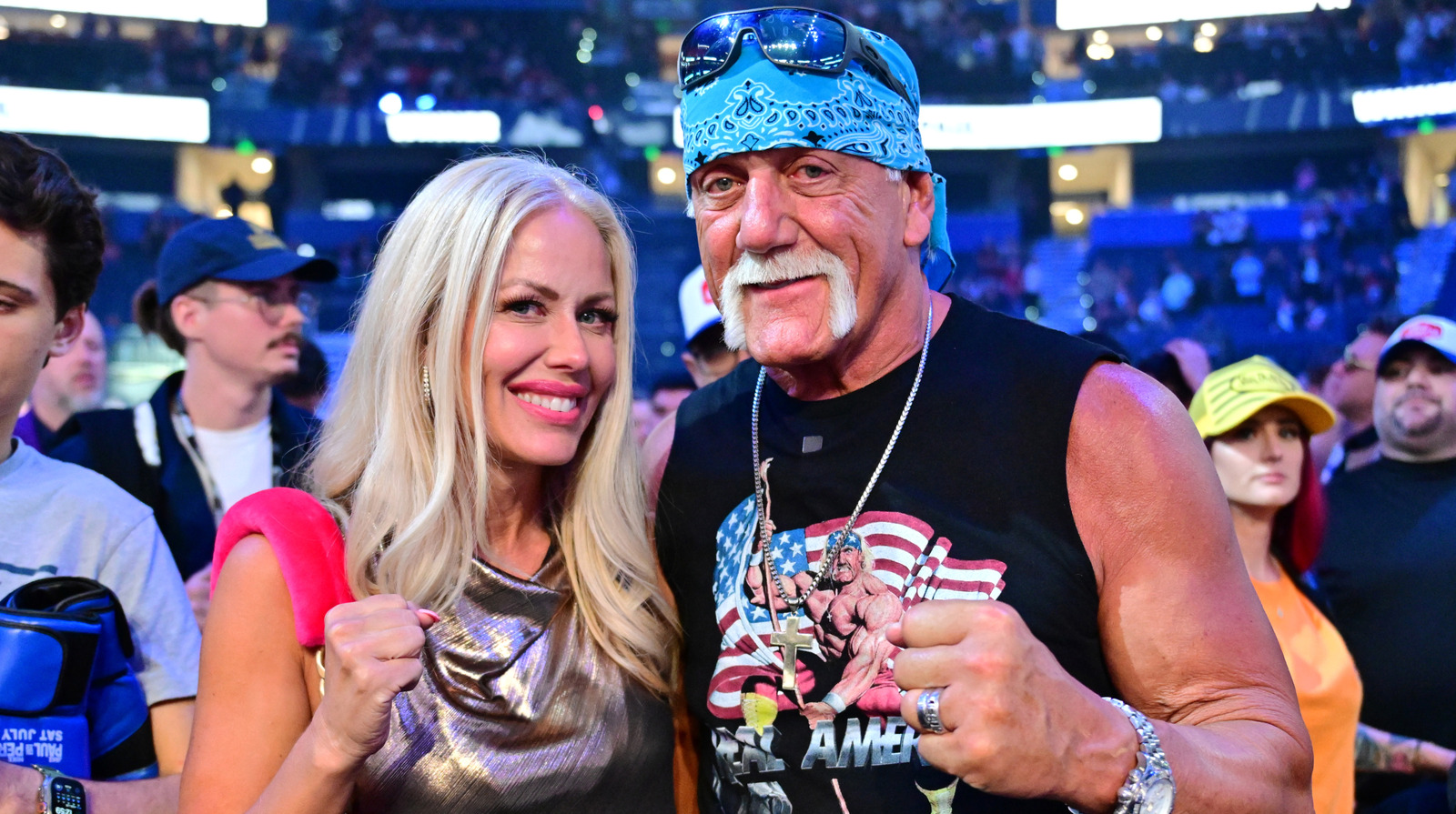 Esposa de WWE Hofer Hulk Hogan ofrece actualización médica, refuta los rumores de que está en coma