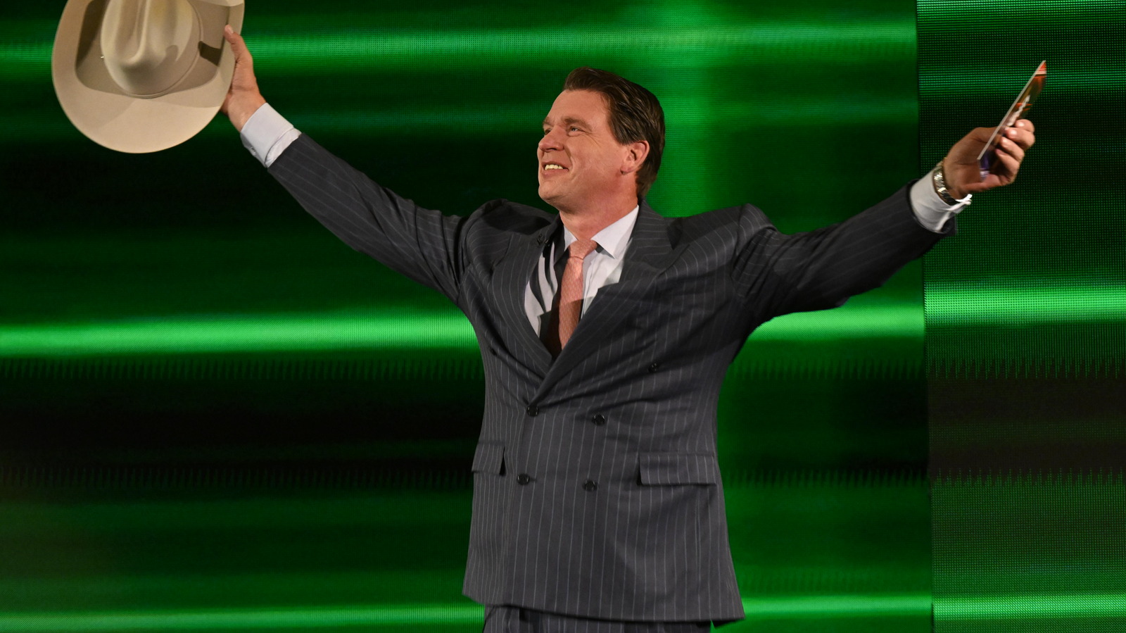 JBL aborda las 'Bulls ***' críticas de que WWE pone dinero sobre la seguridad