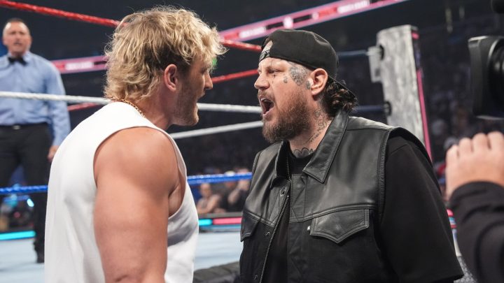 Jelly Roll Chokeslams Logan Paul a través de la mesa para vender WWE SummerSlam en Jimmy Kimmel Live