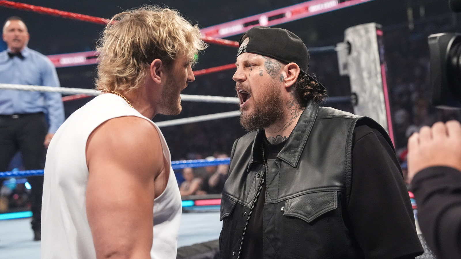Jelly Roll Chokeslams Logan Paul a través de la mesa para vender WWE SummerSlam en Jimmy Kimmel Live