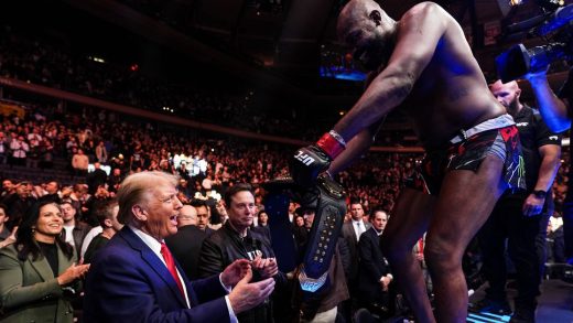 Jon Jones afirma que ha vuelto a entrar en la piscina de pruebas de drogas antes del evento propuesto de la Casa Blanca de UFC