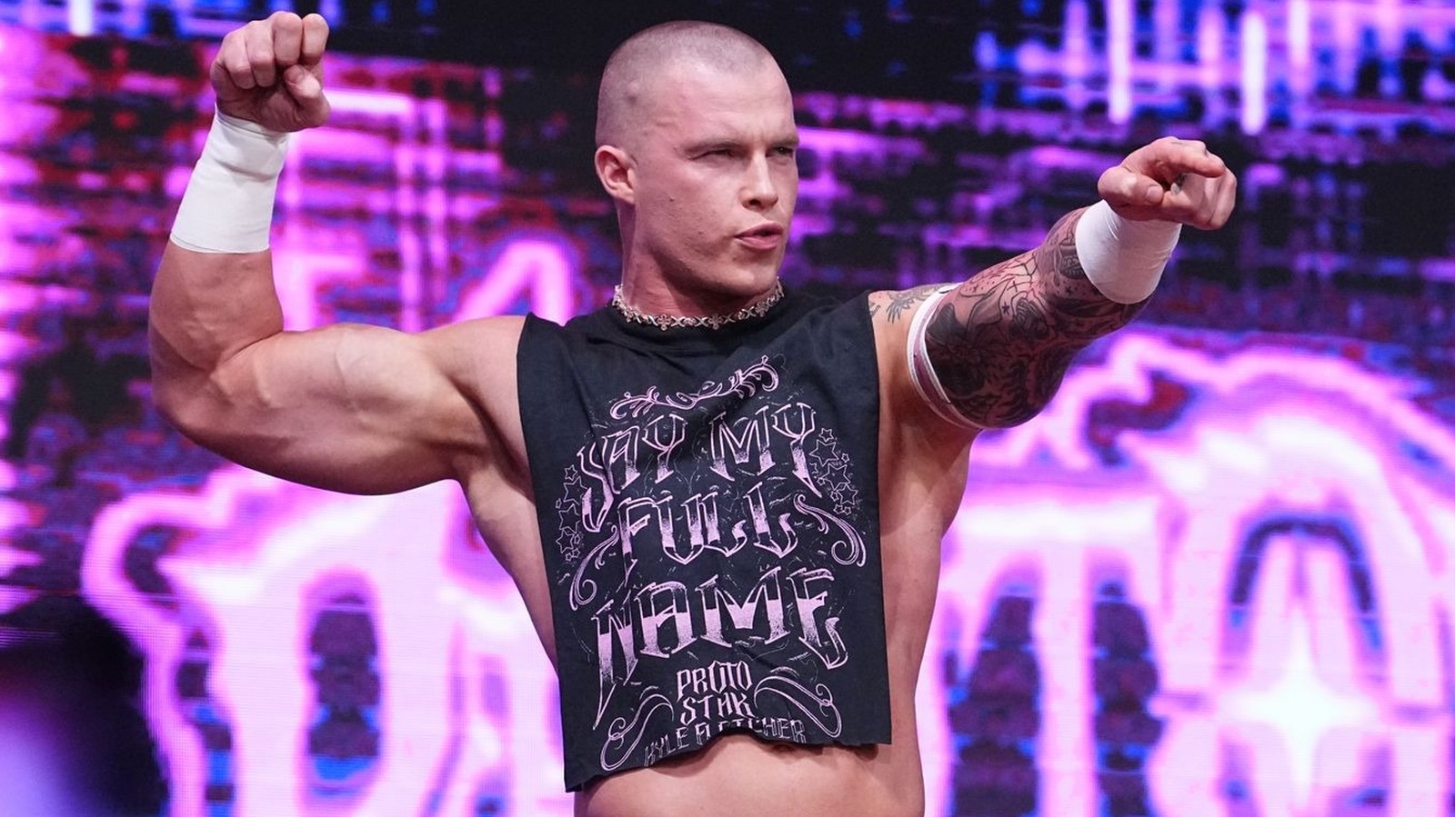 Kyle Fletcher gana una guerra sangrienta con Dustin Rhodes en una colisión AEW, afirma el título de TNT