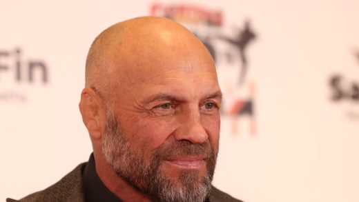 La leyenda de UFC Randy Couture sufre heridos graves por el accidente de práctica de NHRA