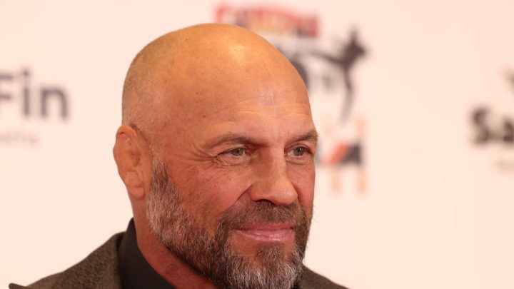 La leyenda de UFC Randy Couture sufre heridos graves por el accidente de práctica de NHRA
