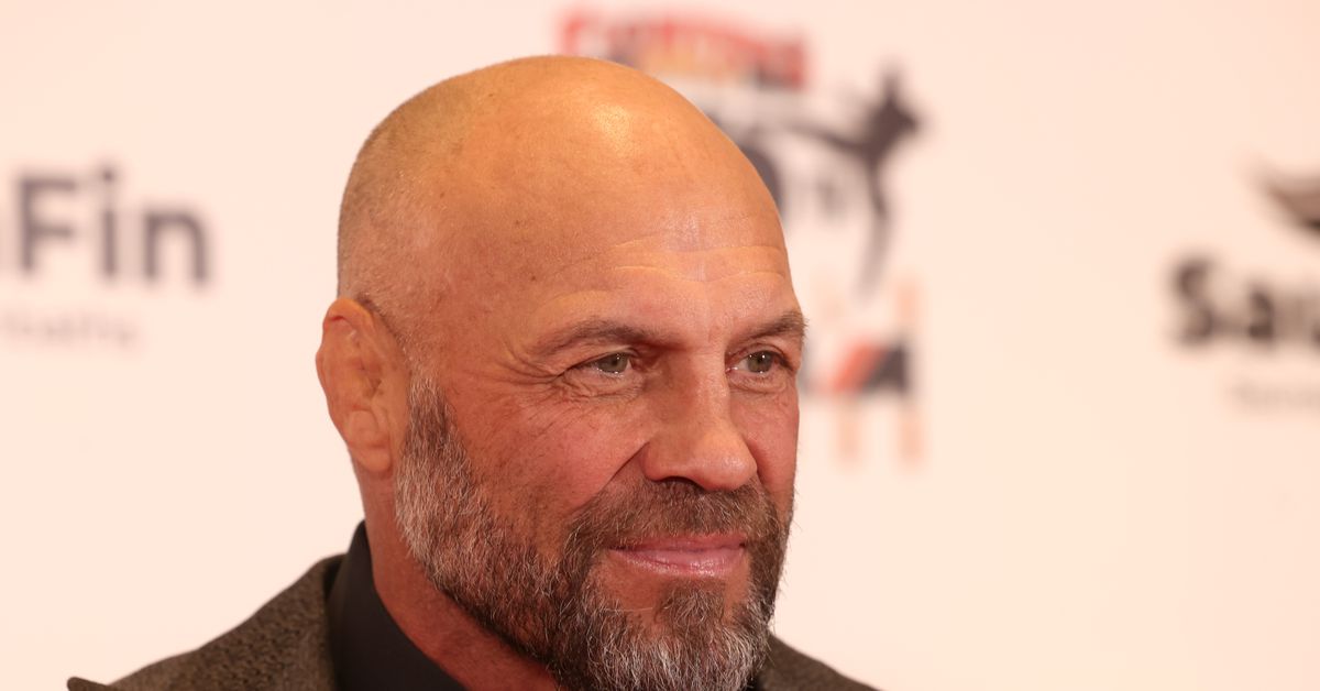 La leyenda de UFC Randy Couture sufre heridos graves por el accidente de práctica de NHRA