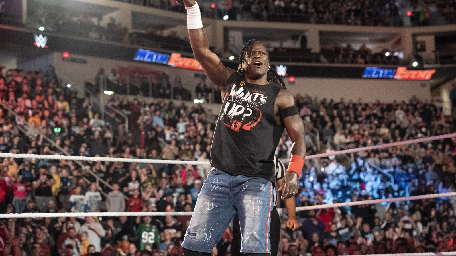 Mark Henry explica por qué R-Truth es 'un hombre hecho' después de que WWE regrese en Money in the Bank