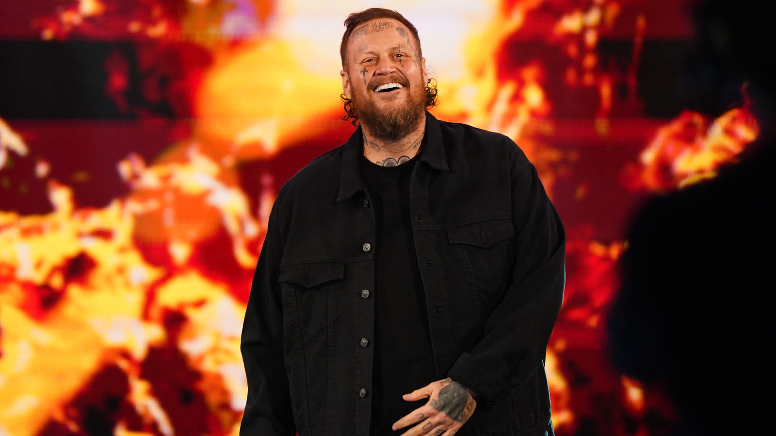 Mark Henry señala una cosa que Jellyroll no puede aprender en WWE Performance Center