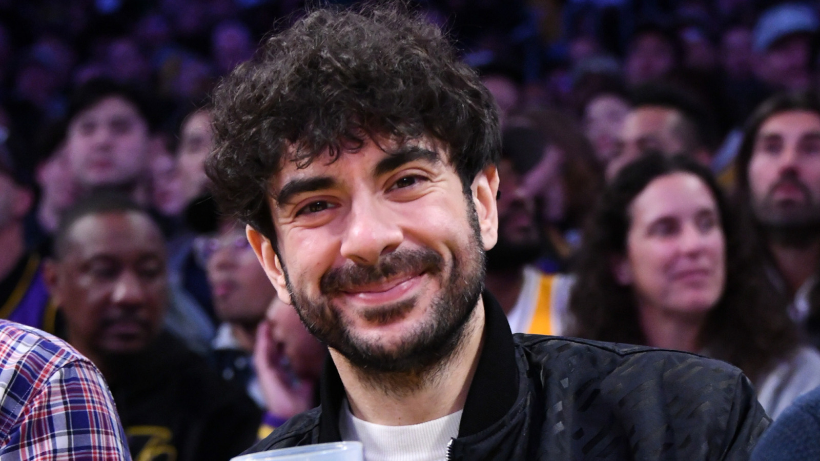 Mataje del equipo de etiqueta masivo con múltiples estipulaciones grandes oficiales para AEW All in: Texas