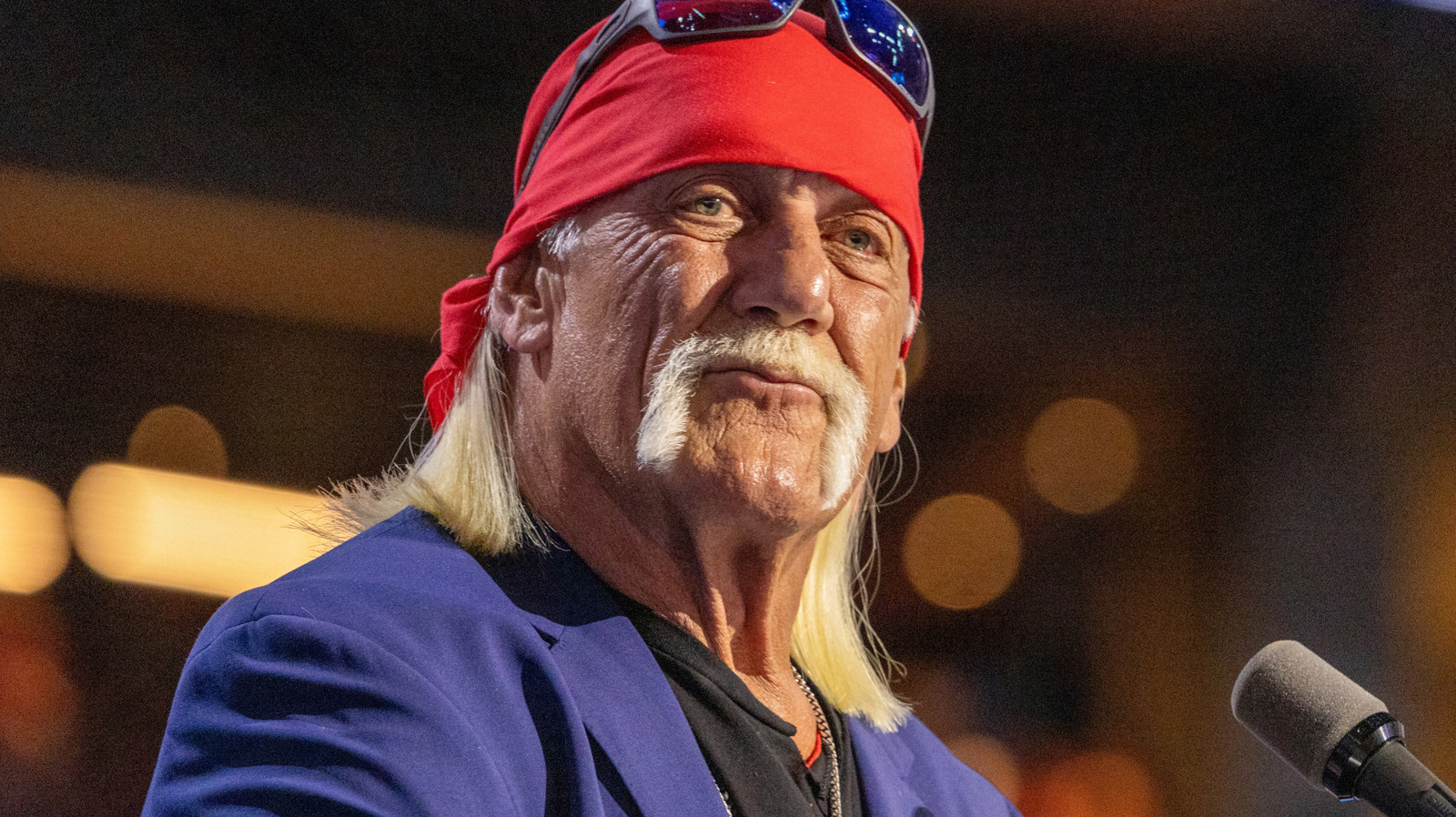 Michael Cole habla el legado del 'mejor luchador profesional de todos los tiempos' Hulk Hogan