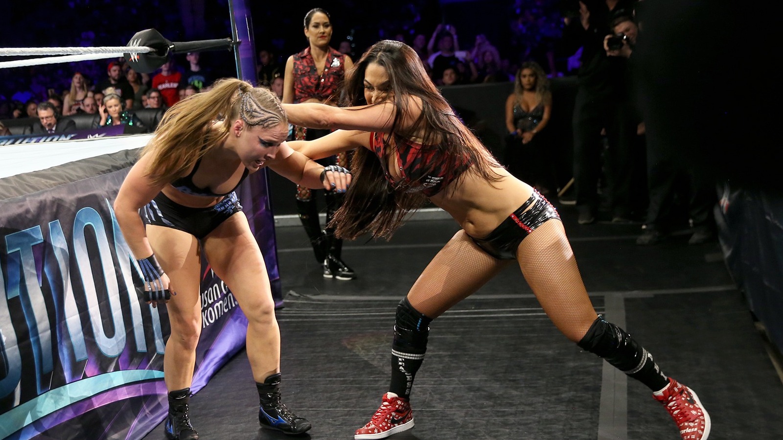 Nikki Bella reflexiona sobre enfrentar a Ronda Rousey en el evento principal original de WWE Evolution 2018