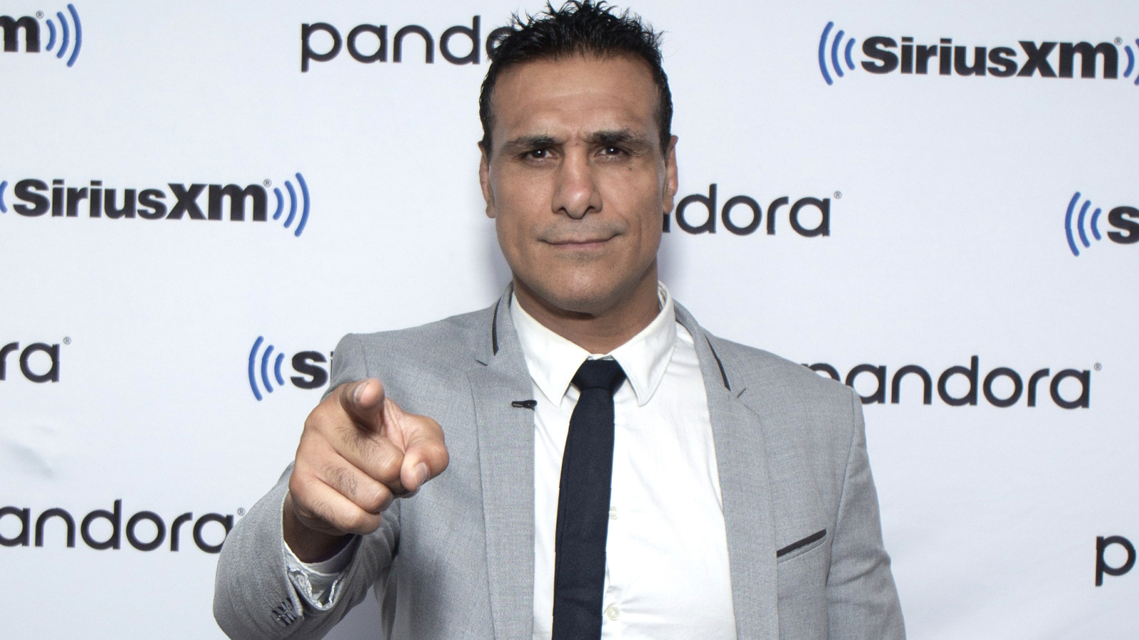 Noticias entre bastidores sobre el estado de la WWE de Alberto El Patron después de verse obligado a abandonar AAA