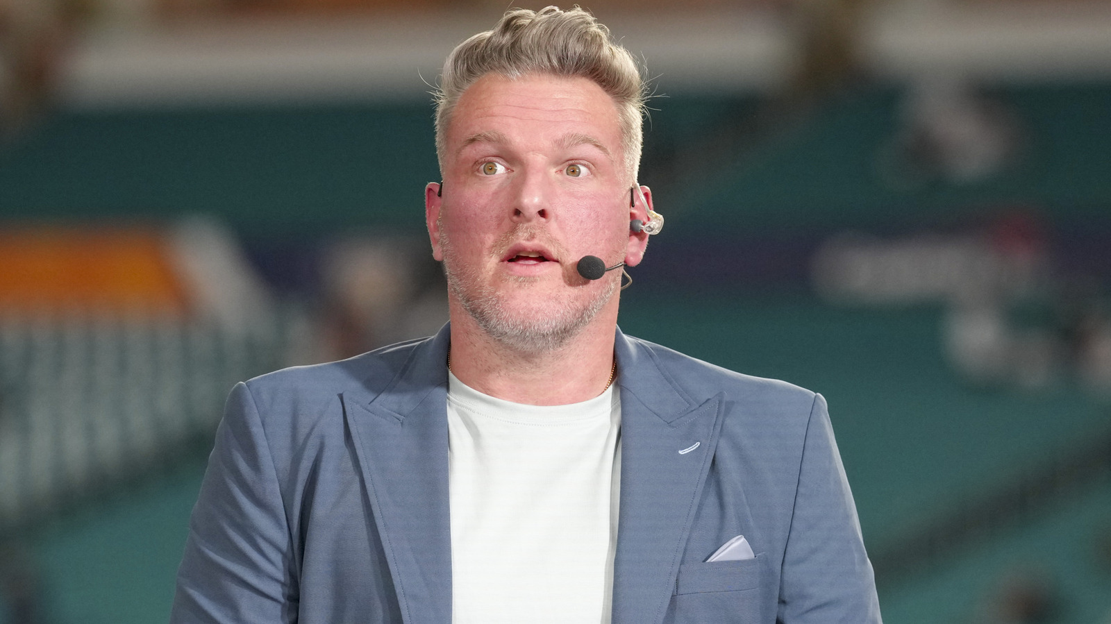 Pat McAfee de WWE emite una disculpa por difundir rumores falsos sobre Ole Miss Student