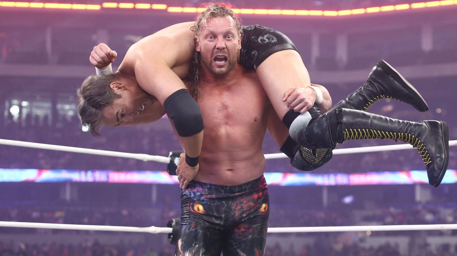 Por qué Kenny Omega está contento de que AEW no esté haciendo shows de casa