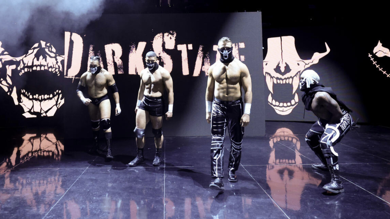 RESULTADOS DE WWE NXT 7/15 - Trick Williams, Mike Santana y Joe Hendry Face Darkstate, Family Business Triple Amenaza