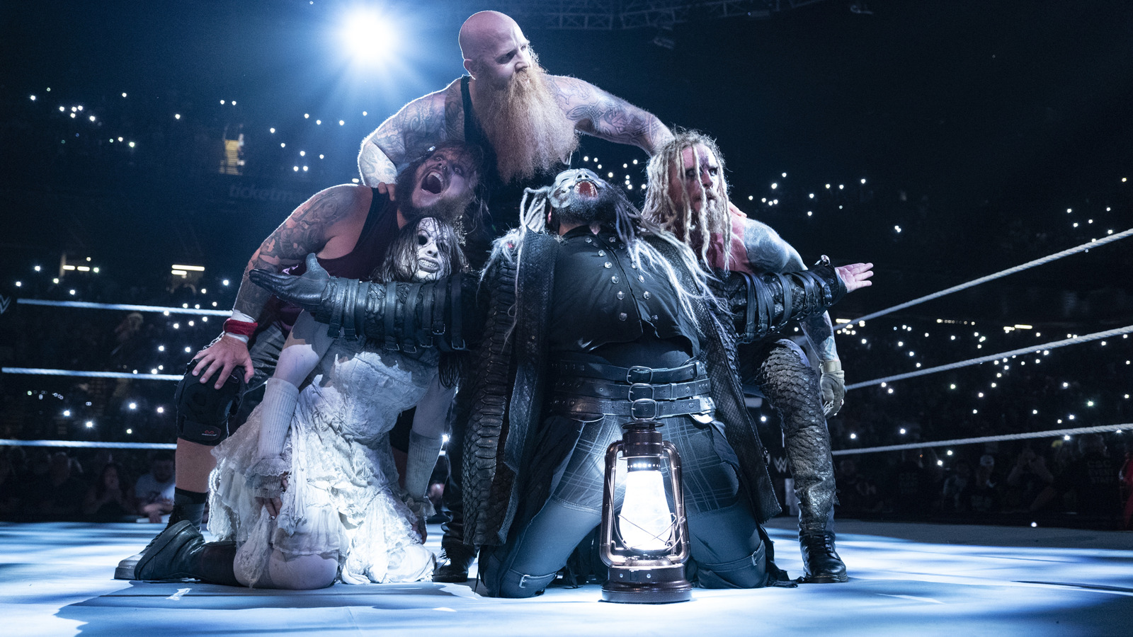 Resultados de la WWE Smackdown 7/11 - Título del equipo de etiqueta de la WWE en la línea, Aleister Black se enfrenta a Ron Killings