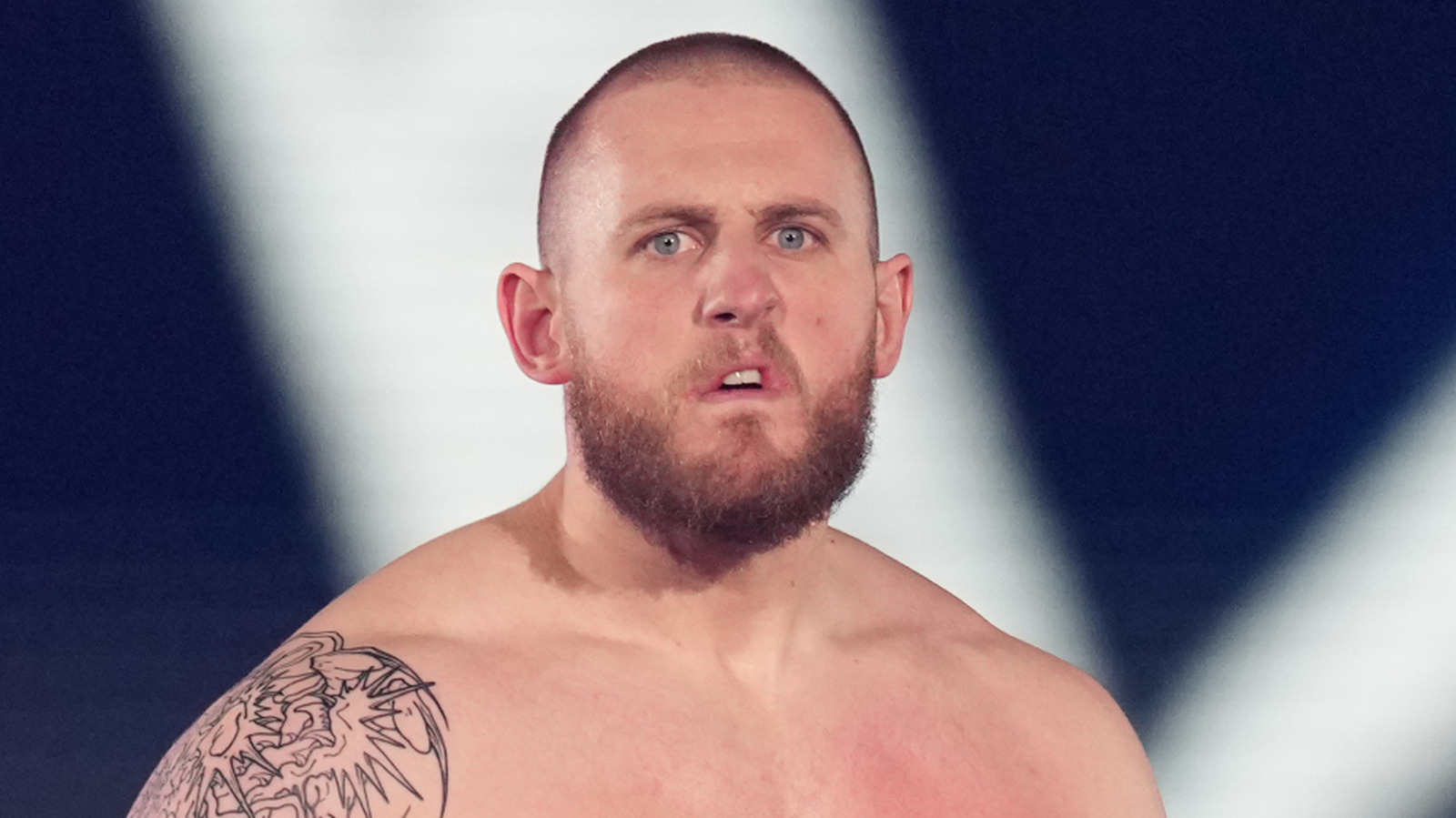 Según los informes, Gabe Kidd regresa a AEW, participará en todos los partidos de título en tríos