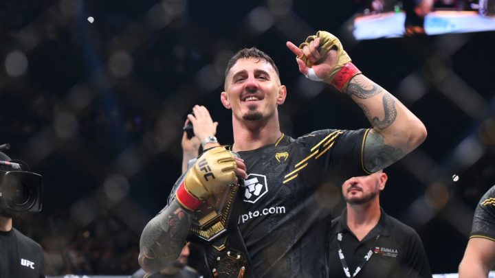 Tom Aspinall reacciona a la primera defensa del título de peso pesado indiscutible vs. Ciryl Gane en UFC 321