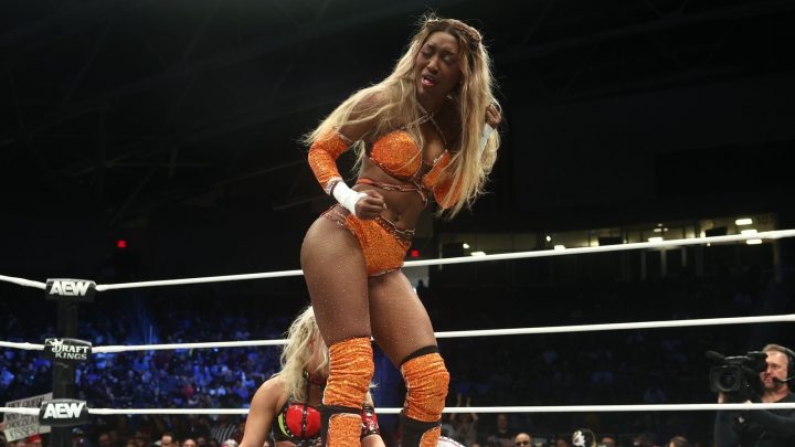 Tony Khan se dirige a la llamada de la reina Aminata a AEW de Roh