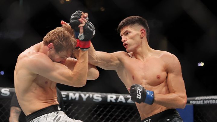 UFC 318 Video: Islam Dulatov aplana a Adam Fugitt con brutal nocaut de primera ronda