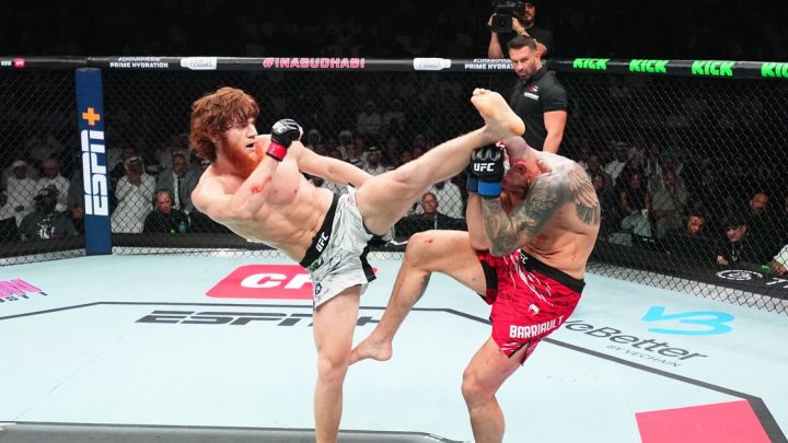 UFC Abu Dhabi Bonos: Shara Magomedov vs. Marc-Andre Barriault gana la pelea de la noche