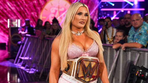 WWE Hofer regresa a SmackDown para desafiar a Tiffany Stratton en Evolution 2
