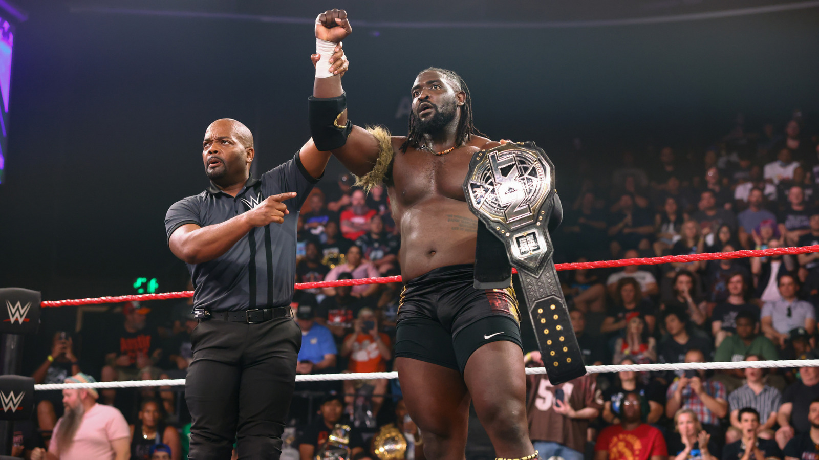 WWE NXT Título Triple amenaza para el show de Houston