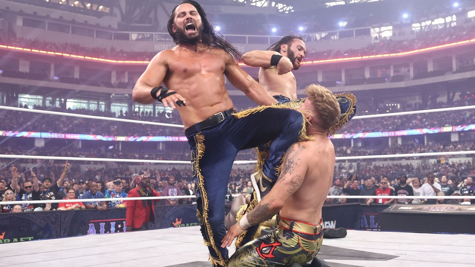 Young Bucks abren sobre la alianza 'extraña' con los jinetes de la muerte de AEW