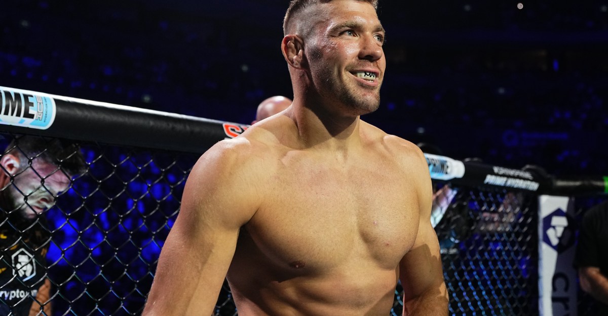 'Khamzat se cansa con chicos pequeños': Anthony Hernández elige a Dricus du Plessis para retener el título en UFC 319