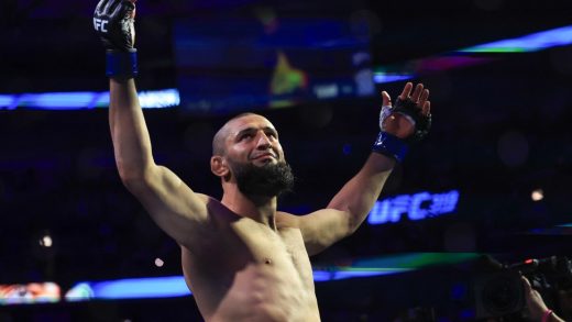 'La división está en buenas manos': Israel Adesanya reacciona a la victoria del título de Khamzat Chimaev en UFC 319