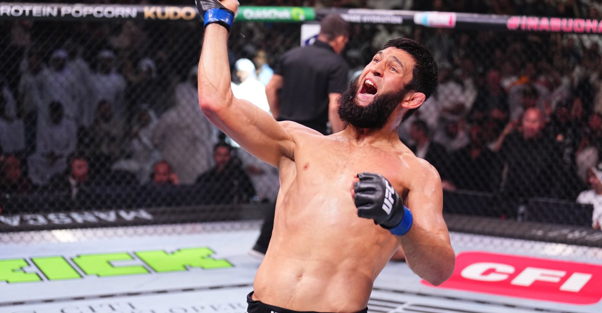 'UFC 319 Countdown' Video | MMA luchando