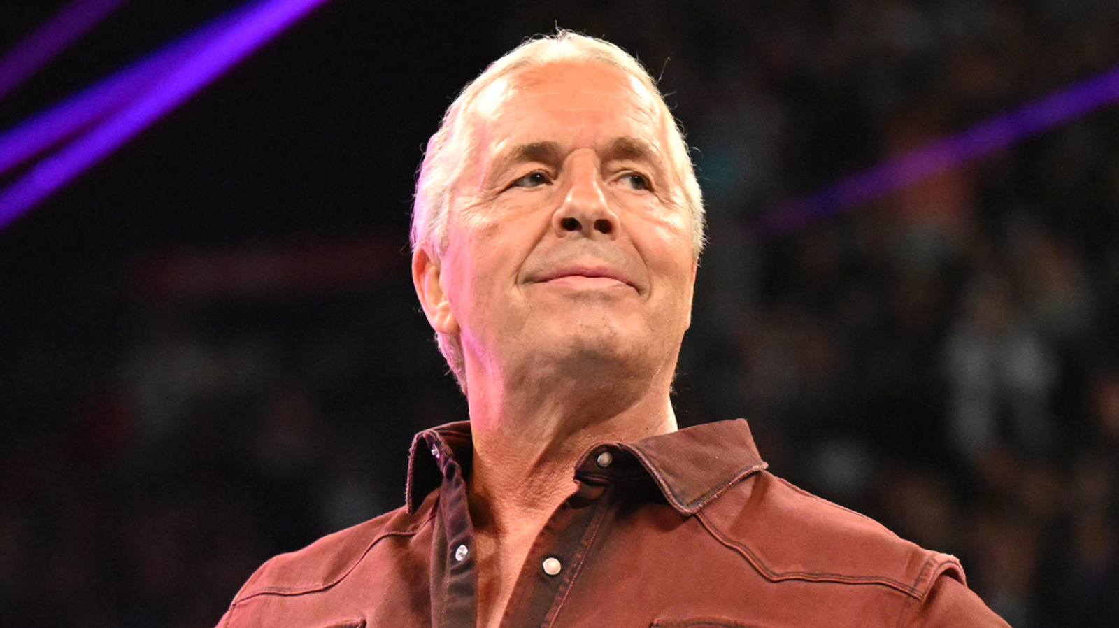 Bret Hart evalúa el compañero de la Fama de la WWE Hulk Hogan.