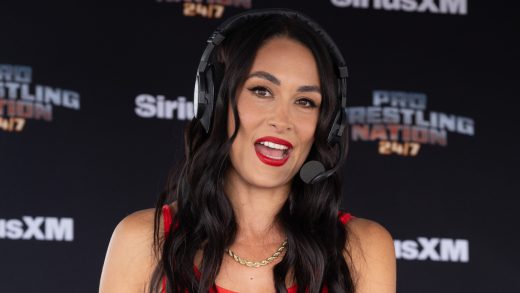 Brie Bella detalla la dificultad de hacer malabarismos