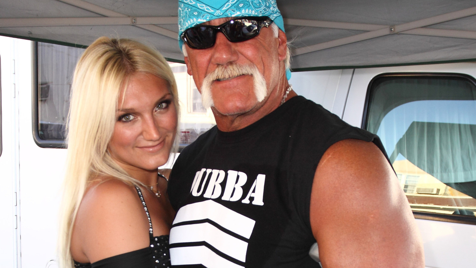 Brooke Hogan confirma por qué el padre WWE Hofer Hulk Hogan se negó a acompañarla por el pasillo