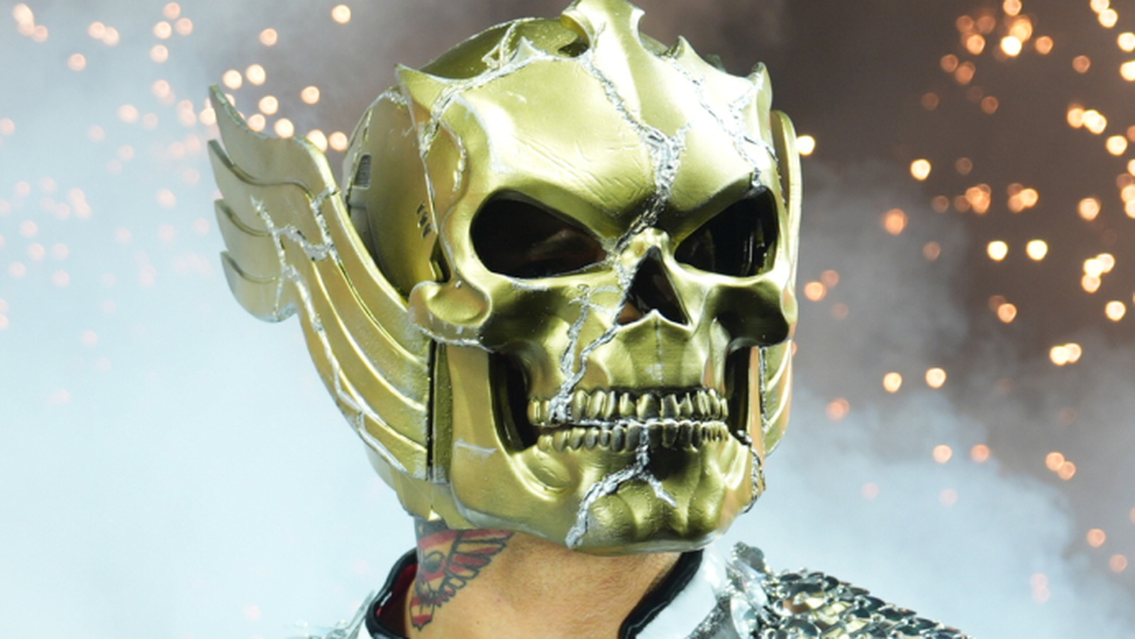 Cody Rhodes de WWE explica el vestuario 'delitos graves' y 'delitos menores'