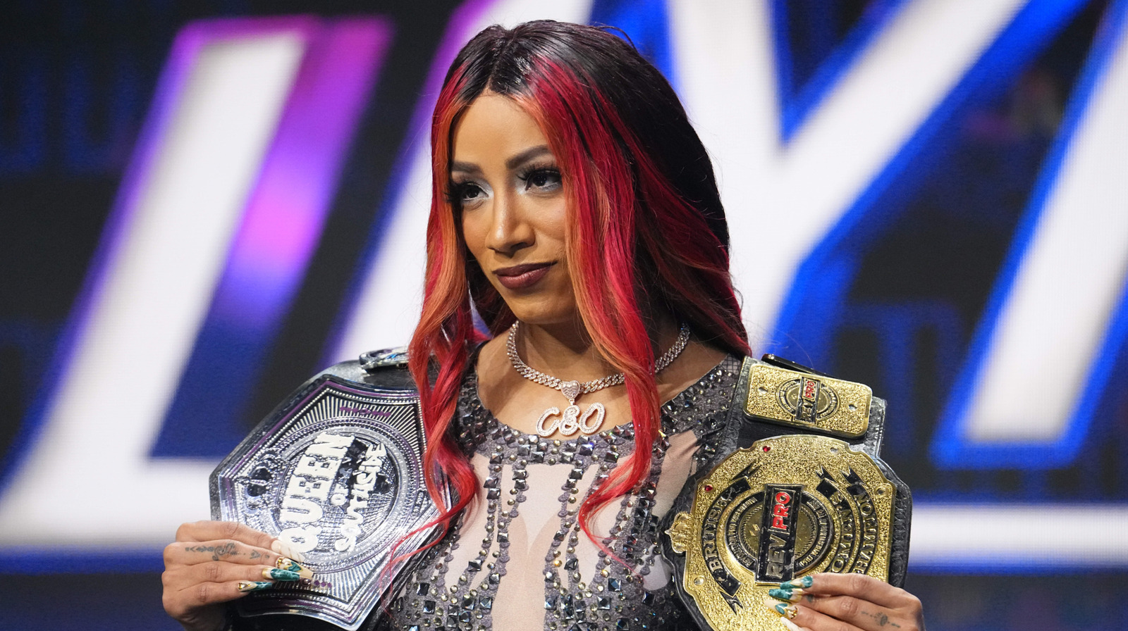 Cómo llorar en su armario llevó a Mercedes Mone de AEW al nombre de su anillo