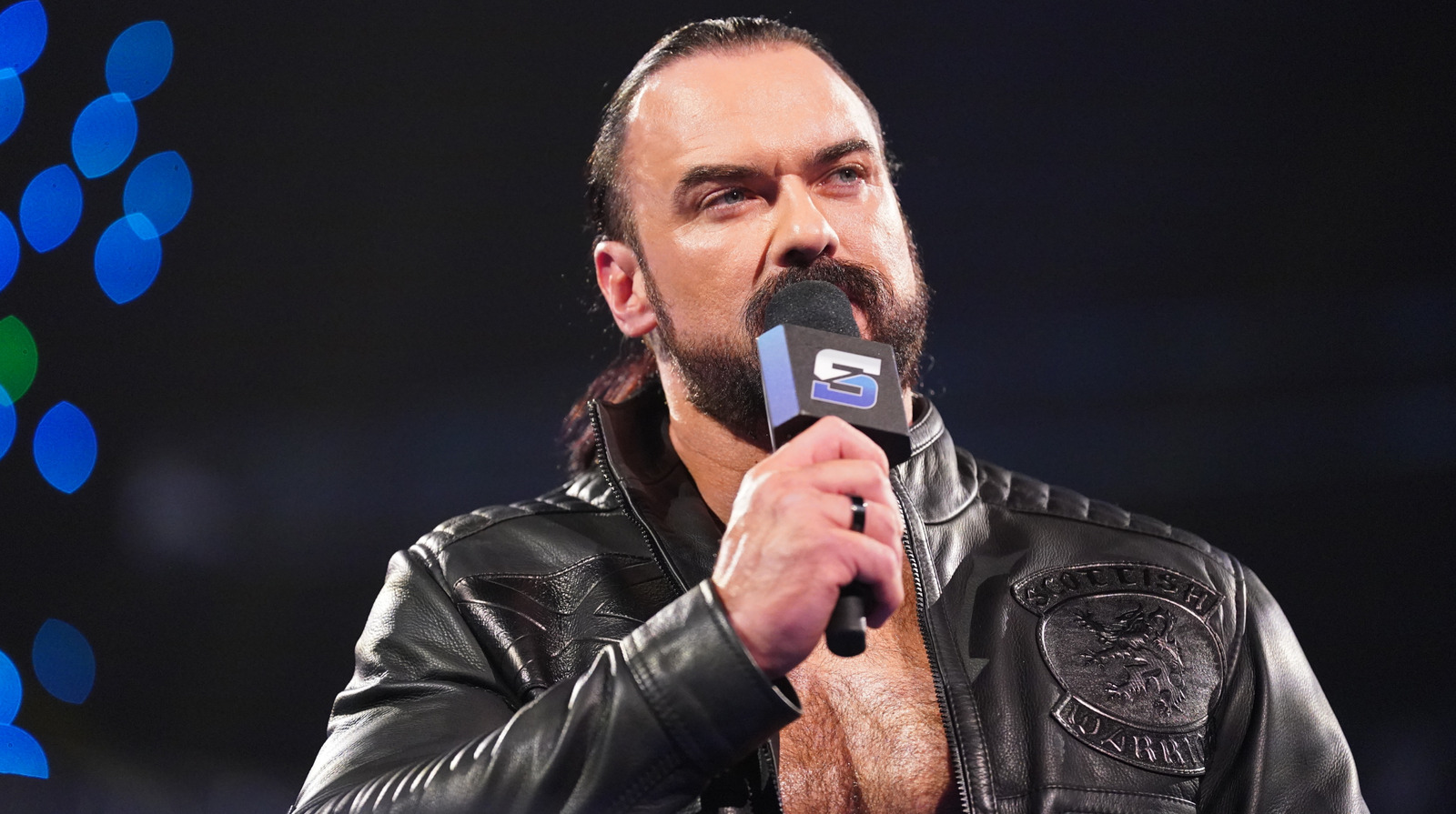 Drew McIntyre explica por qué generalmente trata de evitar las cámaras irreales de la WWE