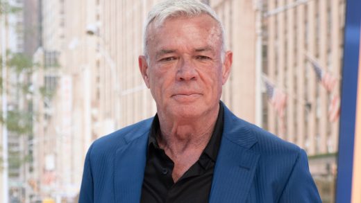 El miembro del Salón de la Fama de la WWE, Eric Bischoff, compara el lanzamiento de la RAF con asumir WCW