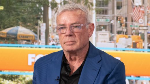 Eric Bischoff sobre la pasión de Hulk Hogan por los personajes, Idea for WWE Competition Series