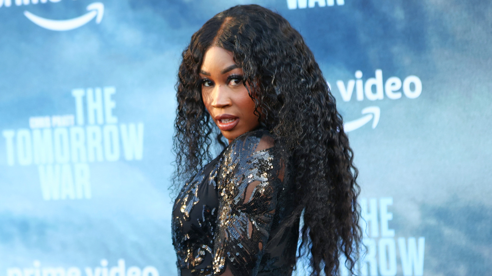 FKA Cameron mira hacia atrás a tiempo en WWE lo suficientemente duro