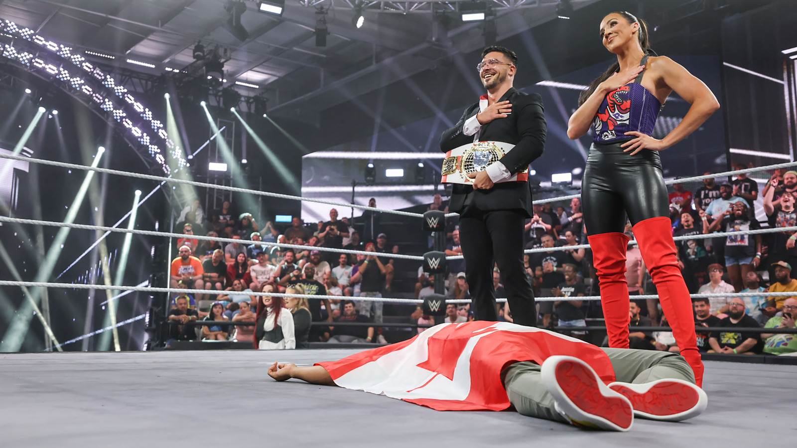 Informe detrás del escenario sobre la reacción interna de la WWE al emparejamiento de páginas de Chelsea Green & Ethan